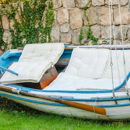 Mitrovici Sleeps 4 Pool Wifi 别墅 *